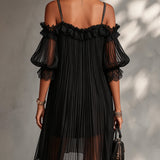 Abito Mini in Chiffon Nero con Spalle Scoperte e Bordo in Pizzo
