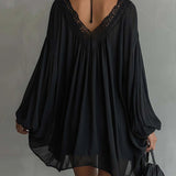 Abito Mini Halter in Chiffon Nero con Collo in Pizzo