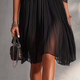 Abito Mini in Chiffon Nero con Spalle Scoperte e Bordo in Pizzo