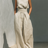 Set minimalista da donna in cotone e lino con blusa senza maniche e pantaloni a gamba larga