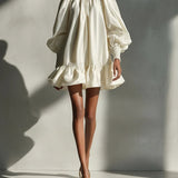 Abito Mini Ruffle con Maniche a Puff in Satin Beige
