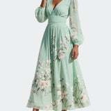 Lucia - Abito midi verde chiaro in chiffon con plissé floreale