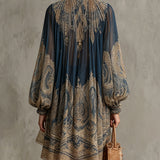 Abito Mini in Chiffon Irregolare con Stampa Barocca Blu Navy e Collo Alto