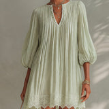 Abito Mini in Chiffon Pieghettato Verde Chiaro con Maniche a Lanternina in Pizzo
