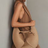Abito Mini Senza Maniche in Chiffon Marrone con Collo a Halter e Rouches