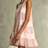 Abito Mini in Chiffon Pieghettato a Strati Rosa Chiaro con Patchwork